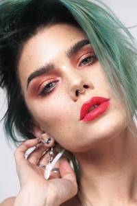 easter-makeup-ideas-coral-lips-peach-eyeshadow