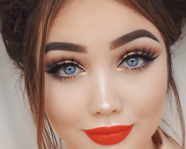 easter-makeup-ideas-gold-eyeshadow-coral-lipstick